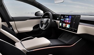 Tesla Model S Plaid (рестайлинг 2025) белого цвета 2025 года на 19 колёсах фото 4