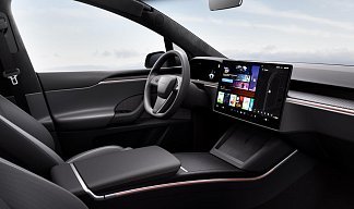 Tesla Model X Plaid (рестайлинг 2025) темно-серого цвета 2025 года на 20 колёсах фото 4