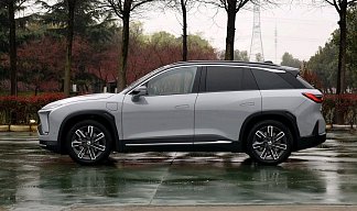 NIO ES6 серого цвета 2023 года на 20 колёсах фото 2