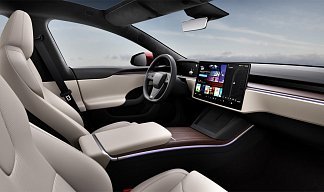 Tesla Model S Long Range красного цвета 2025 года на 21 колёсах фото 5