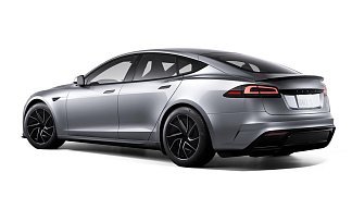 Tesla Model S Plaid (рестайлинг 2025) серебристого цвета 2025 года на 19 колёсах фото 3