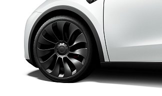 Tesla Model Y Performance белого цвета 2025 года на 21 колёсах фото 4