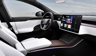 Tesla Model S Long Range (рестайлинг 2025) черного цвета 2025 года на 19 колёсах фото 4