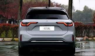 NIO ES6 серого цвета 2023 года на 20 колёсах фото 4