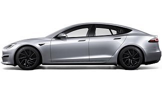 Tesla Model S Long Range (рестайлинг 2025) серебристого цвета 2025 года на 19 колёсах фото 2