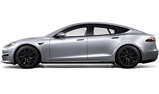 Tesla Model S Long Range (рестайлинг 2025) серебристого цвета 2025 года на 19 колёсах фото 2