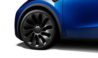 Tesla Model Y Performance синего цвета 2025 года на 21 колёсах фото 4