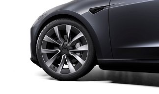 Tesla Model 3 Long Range Highland серого цвета 2025 года на 19 колёсах фото 4
