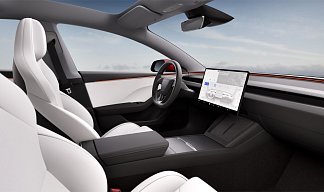 Tesla Model 3 Performance (рестайлинг) красного цвета 2025 года на 20 колёсах фото 5