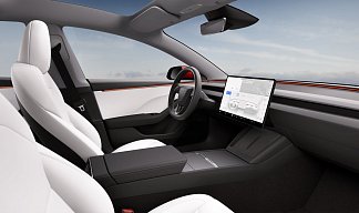 Tesla Model 3 Long Range Highland красного цвета 2025 года на 19 колёсах фото 5