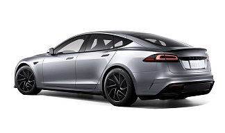 Tesla Model S Plaid (рестайлинг 2025) серебристого цвета 2025 года на 19 колёсах фото 3