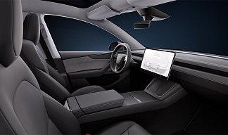 Tesla Model Y Launch Series (рестайлинг) серебристого цвета 2025 года на 20 колёсах фото 5