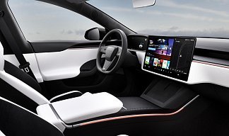 Tesla Model S Plaid (рестайлинг 2025) черного цвета 2025 года на 19 колёсах фото 4
