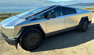 Tesla Cybertruck All-Wheel Drive