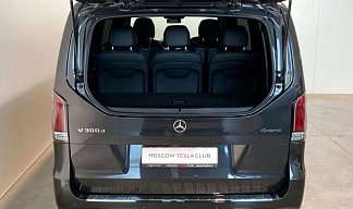 Mercedes-Benz V 300 d AVANTGARDE Long черного цвета 2024 года на 17 колёсах фото 4