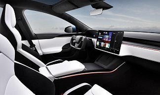 Tesla Model S Plaid голубого цвета 2025 года на 21 колёсах фото 5