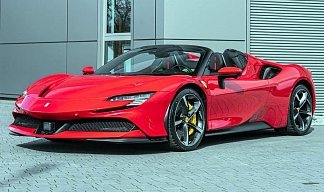 Ferrari SF90 Spider красного цвета 2025 года фото 1