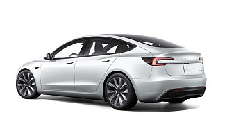 Tesla Model 3 Long Range Highland белого цвета 2025 года на 19 колёсах фото 3