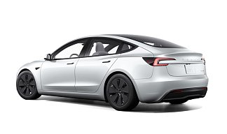 Tesla Model 3 Long Range Highland белого цвета 2025 года на 18 колёсах фото 3