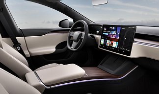 Tesla Model S Long Range (рестайлинг 2025) серебристого цвета 2025 года на 21 колёсах фото 4