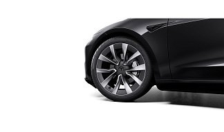 Tesla Model 3 Standard черного цвета 2025 года на 19 колёсах фото 4