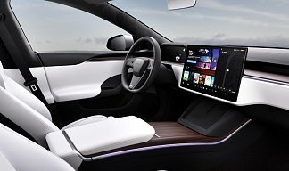 Tesla Model S Long Range (рестайлинг 2025) серебристого цвета 2025 года на 21 колёсах фото 4